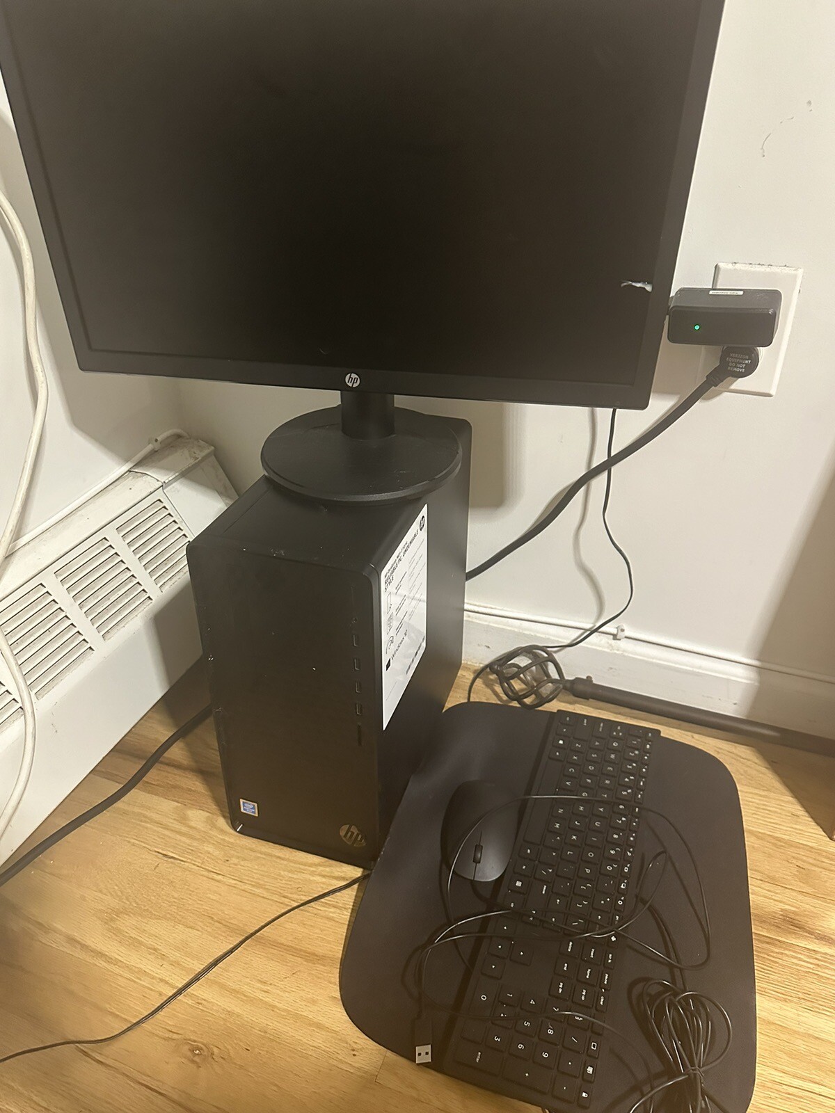 hp desktop computer windows 10 Slightly Used With Wires And Modem