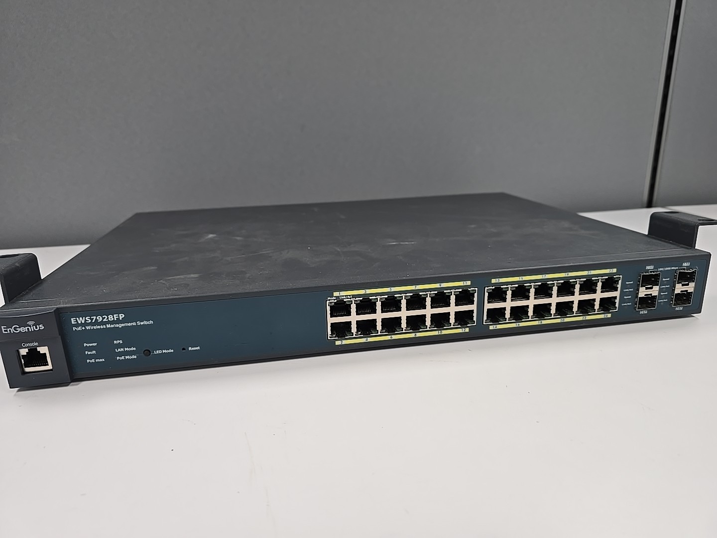Engenius Ews7928fp