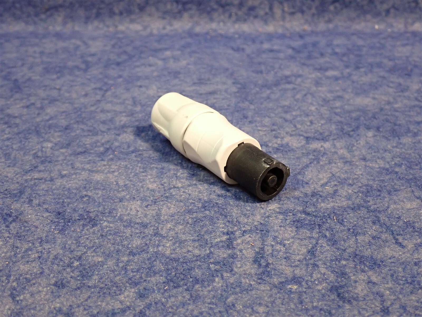 Neutrik NAC3FCB-1 PowerCON Locking 3 Conductor Equipment AC Connector (BN180)