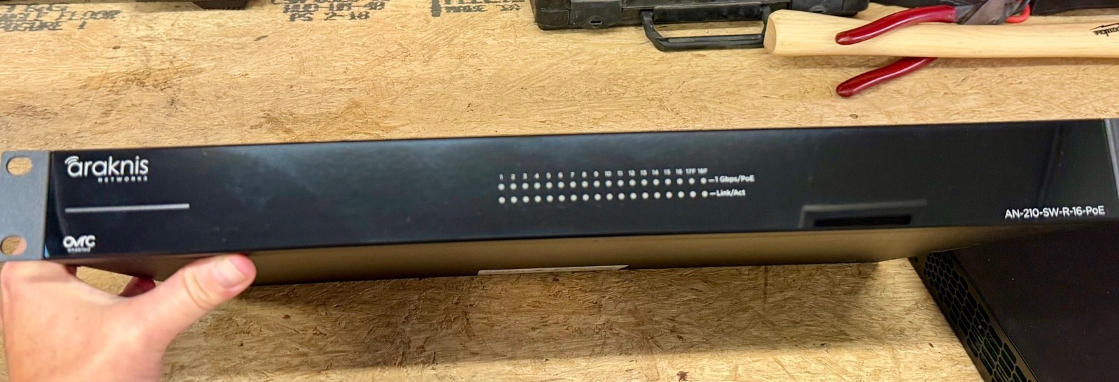 Araknis Networks AN-210-SW-R-16-POE Gigabit POE Network Switch - Pre Owned