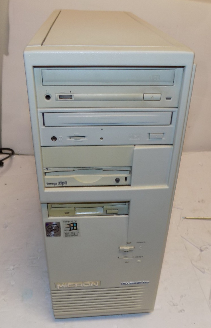 Vintage Pentium 233MHz MMX Computer 64MB RAM 3.2GB HDD Windows 95 Zip Drive