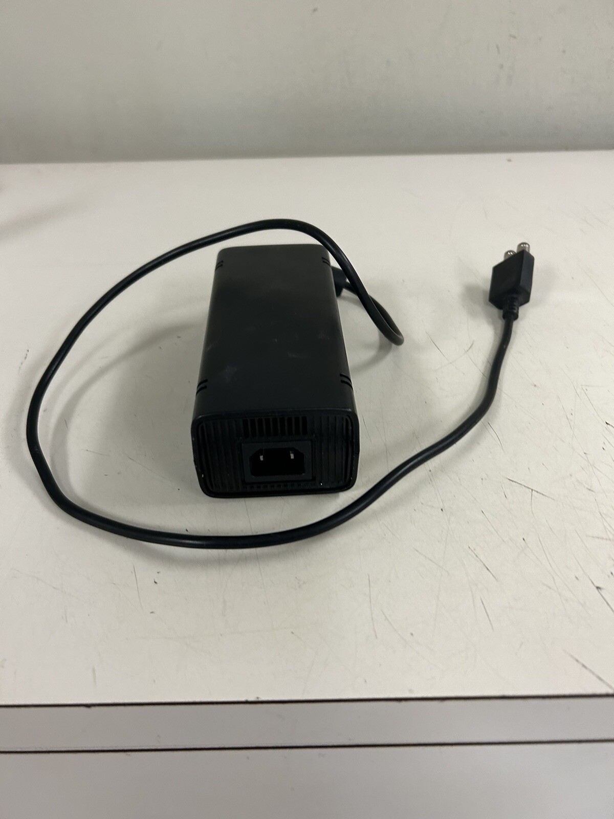 AC ADAPTER EXCELLENT CONDITION 