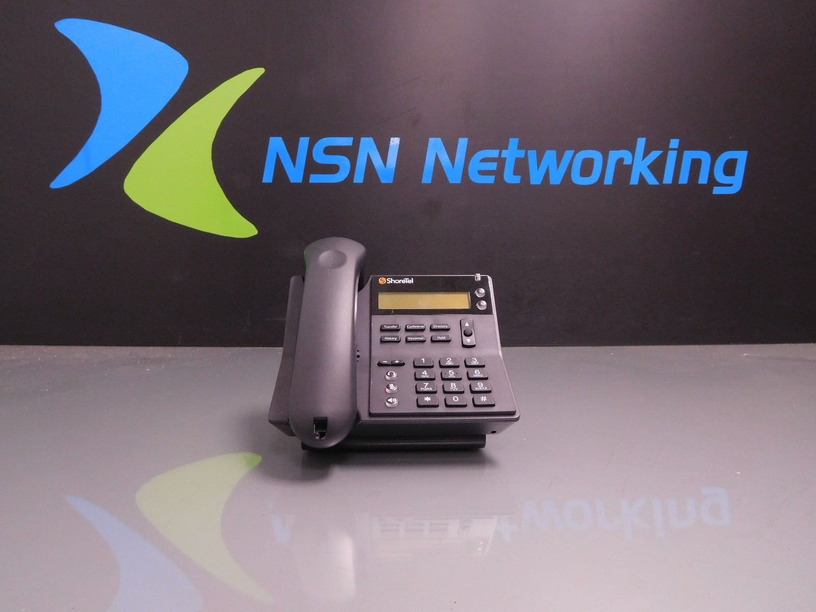 Shoretel IP420 630-2081-01 IP VoiP Display Phone w/ Base Handset 