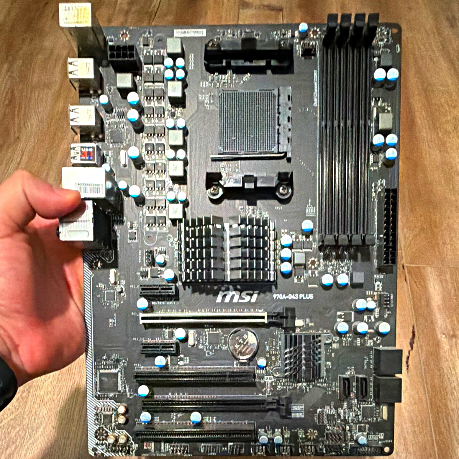 MSI 970A-G43 PLUS ATX Motherboard AM3+ AMD DDR3 4 Slots Gaming