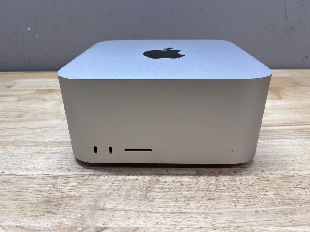 2022 Apple Mac Studio Desktop Computer M1 MAX, 1TB SSD, 32GB RAM