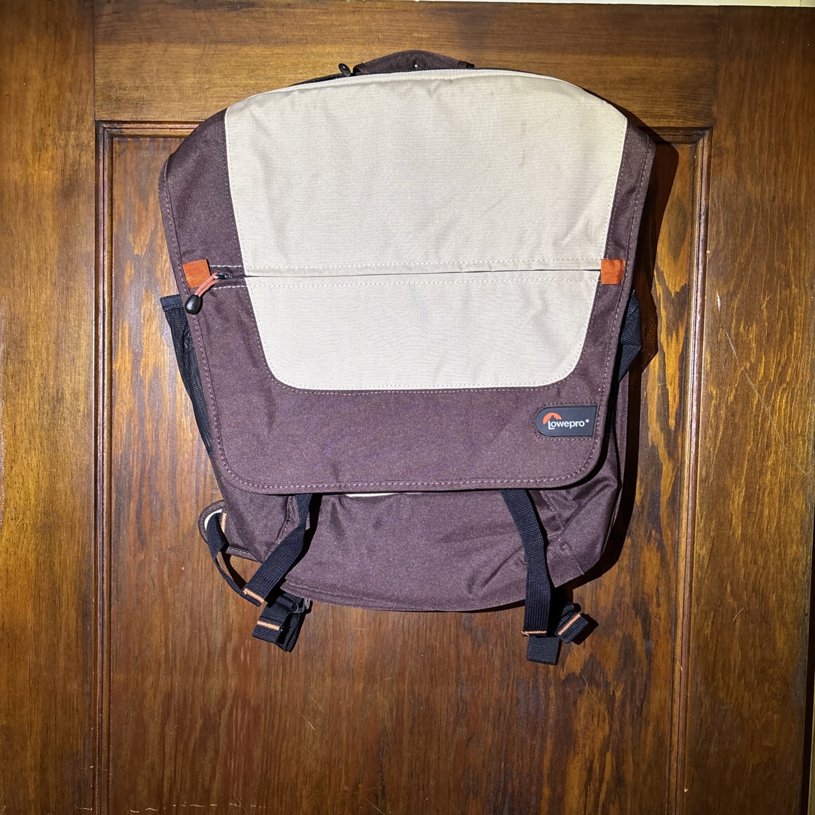 LowePro Laptop backpack (espresso/latte/orange) 15.4 laptop