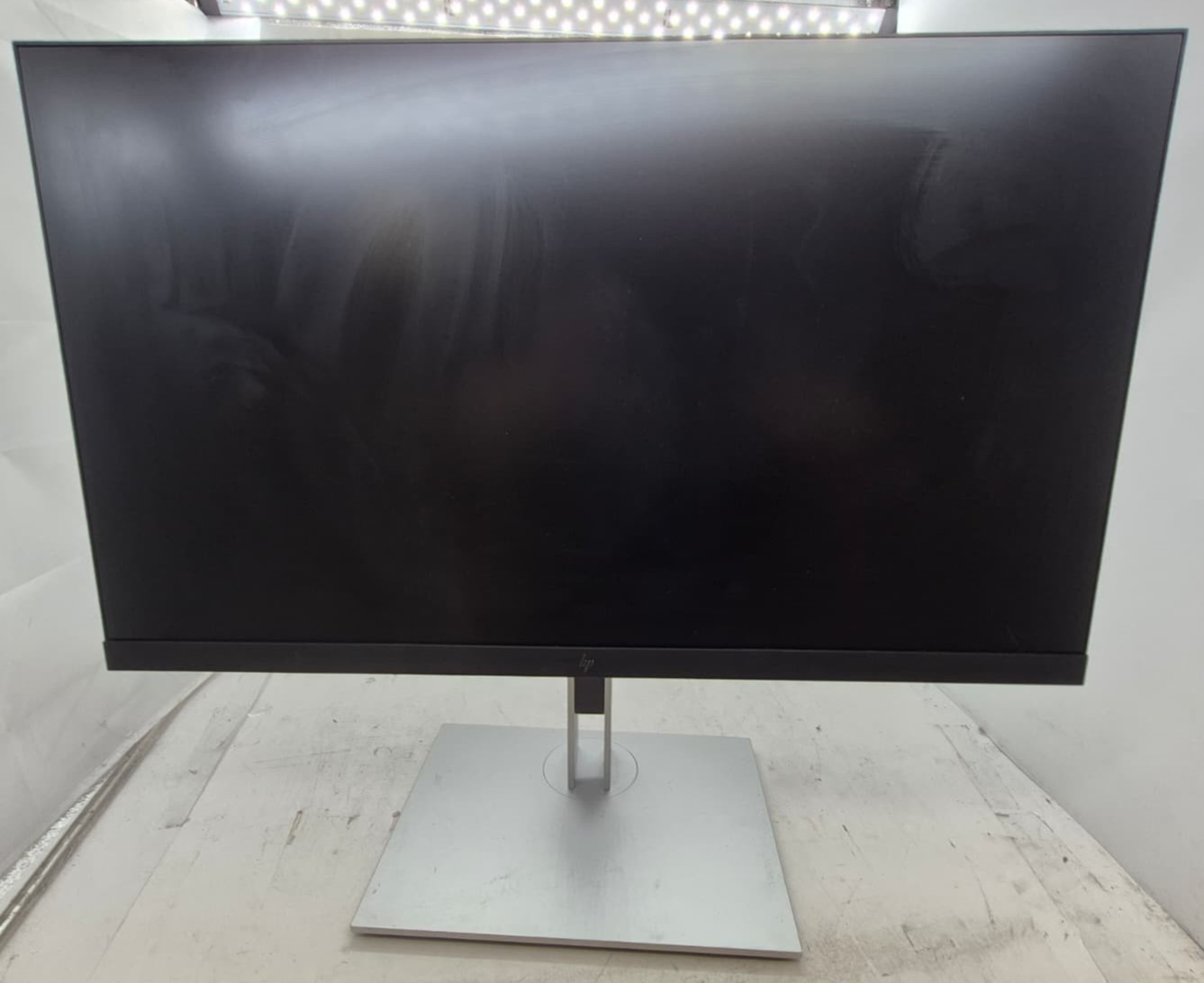 HP E27 G4 27" Monitor W/ Adjustable Stand - Small Scratch (See Photos)