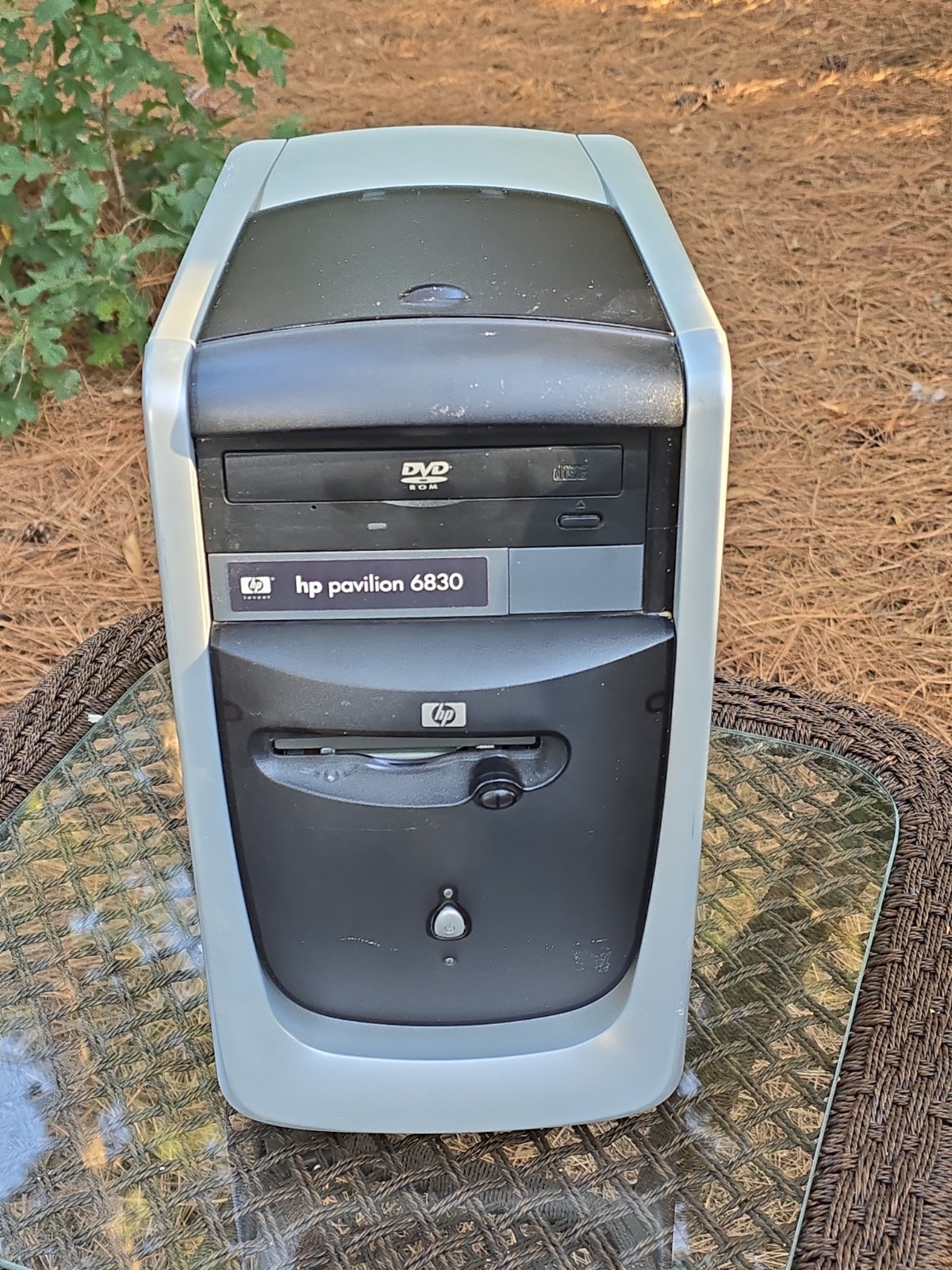 HP Pavilion 6830 ATX PC Intel Celeron 700MHz 64MB RAM No HDD (Retro Gaming)