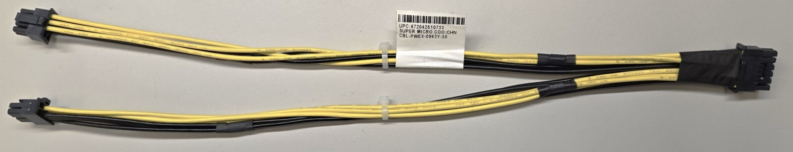Supermicro 12VHPWR to 8-Pin (2x4) 30cm Power Cable (CBL-PWEX-0962Y-30)
