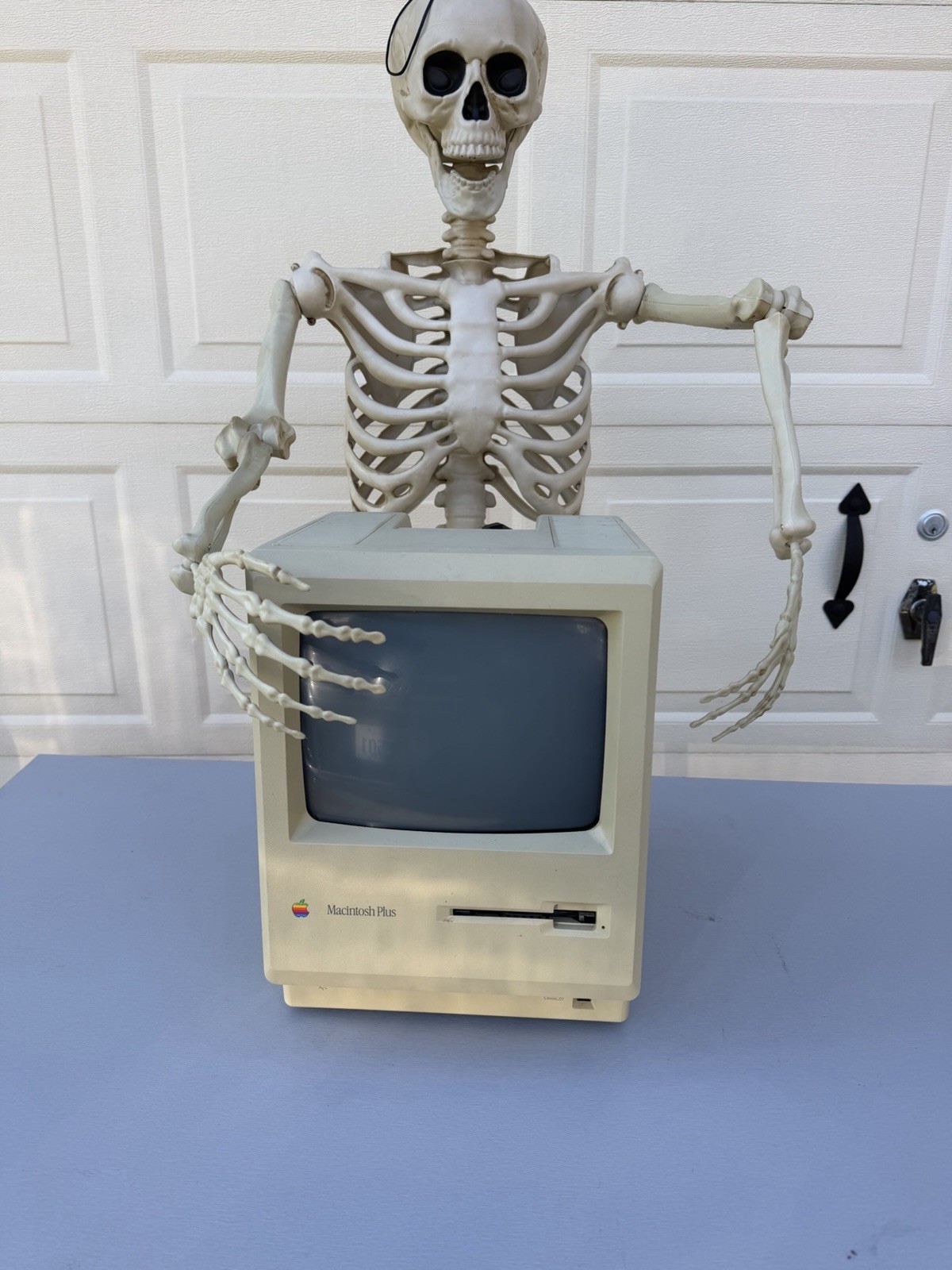FOR PARTS - Apple Macintosh Plus 1MB Vintage Computer Model M0001A