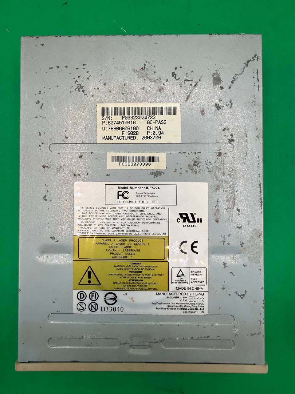 Top-G IDE5224 52x24x32x Internal IDE CD-RW Optical Drive Beige TC