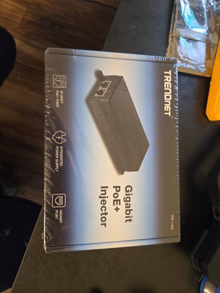 TRENDnet Gigabit Power Over Ethernet (POE) Injector NIB 