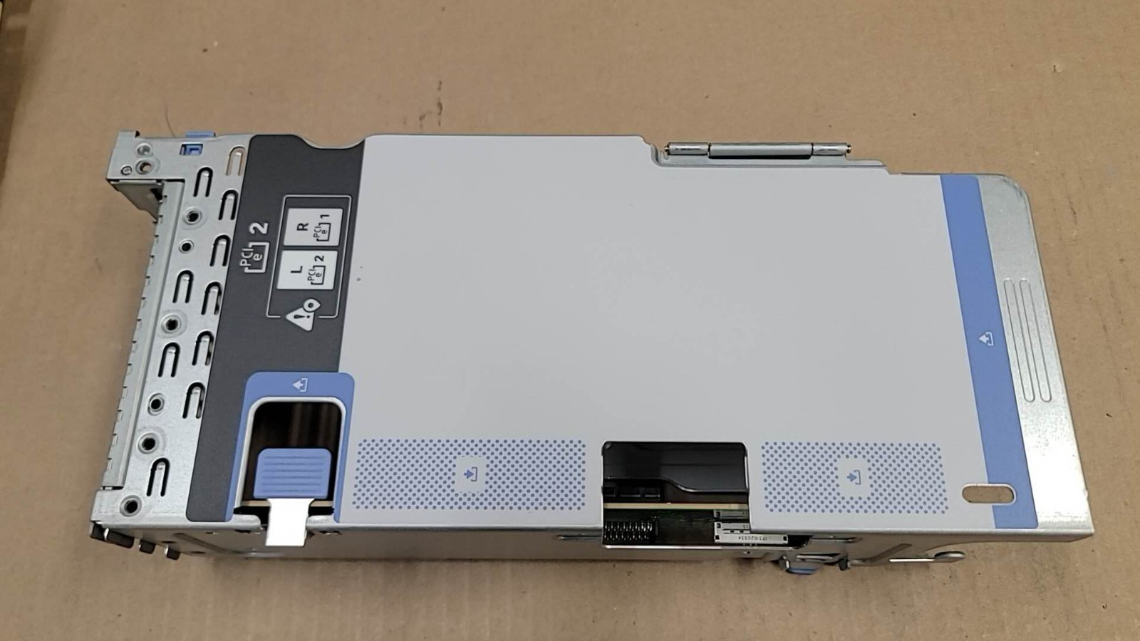 Cisco UCS C240 M5 Riser 1 3-Slot PCIe UCSC-RIS-2B-240M5 V01  74-122896-01