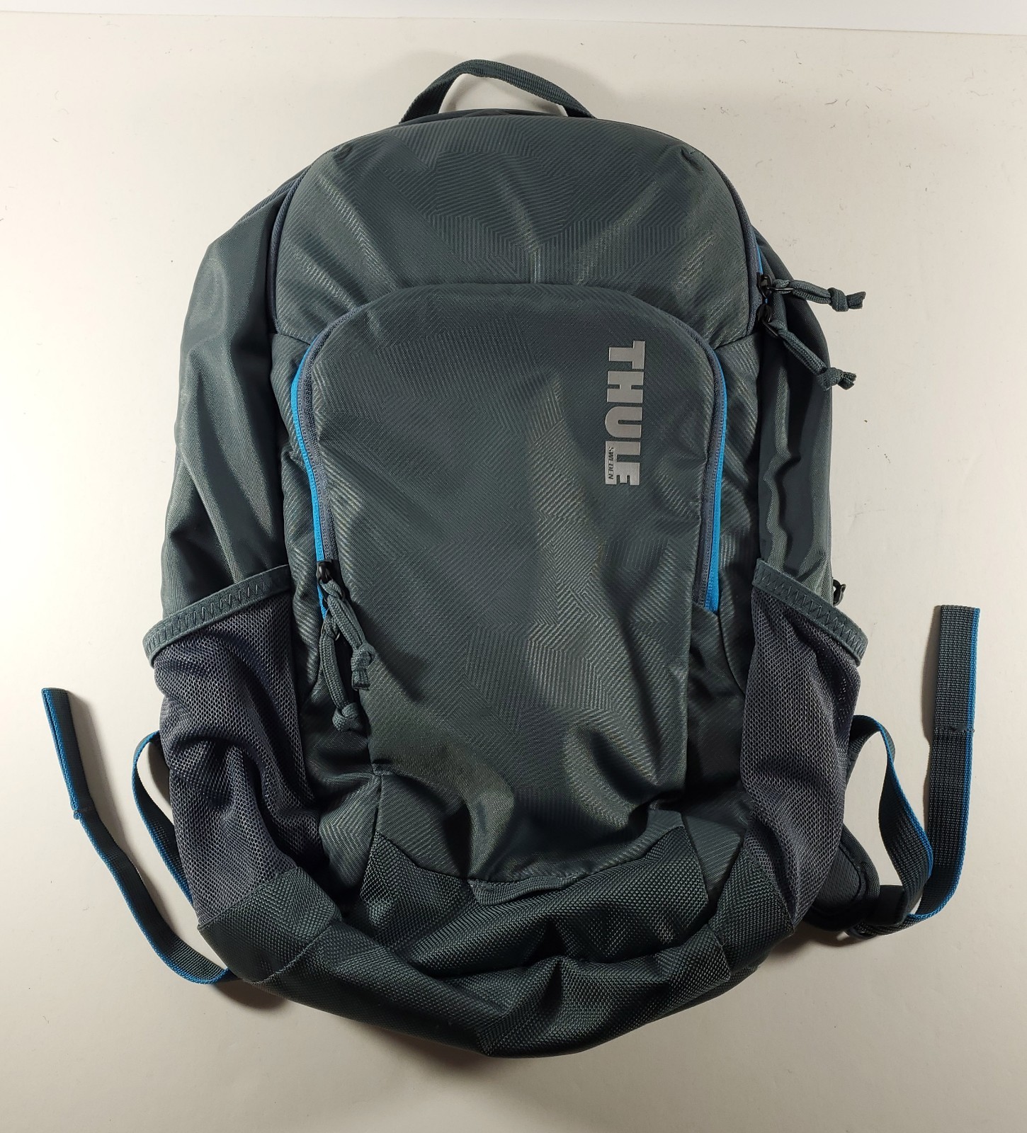 Thule Achiever 20L Deep Backpack 15.6 Laptop Excellent Condition
