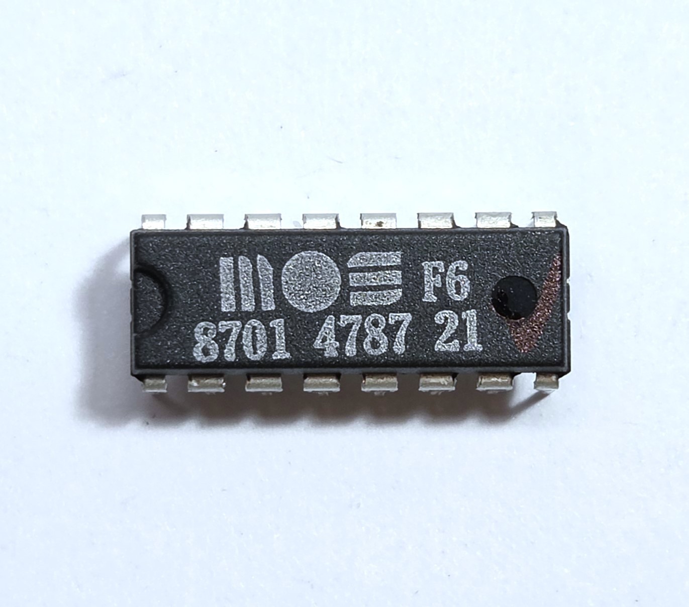 Commodore MOS 8701 Clock Generator Timing Chip C64/C128 (7701) #4787