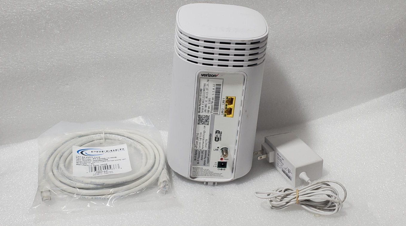 Verizon Fios E3200 Wi-Fi 6 Extender w/ OEM power adapter.