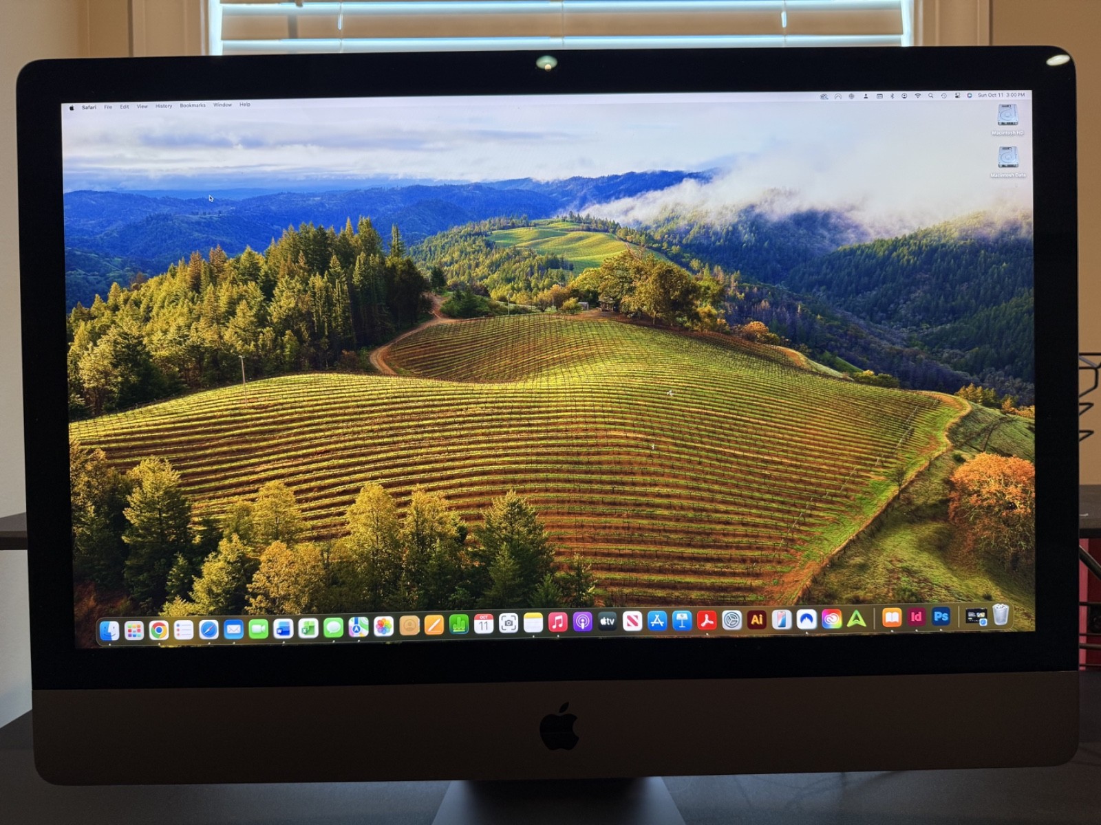 Apple Mac iPro 2017 3ghz 10 Core Radeon Pro Vega 64 gb, 1 TB, 27" Retina Display