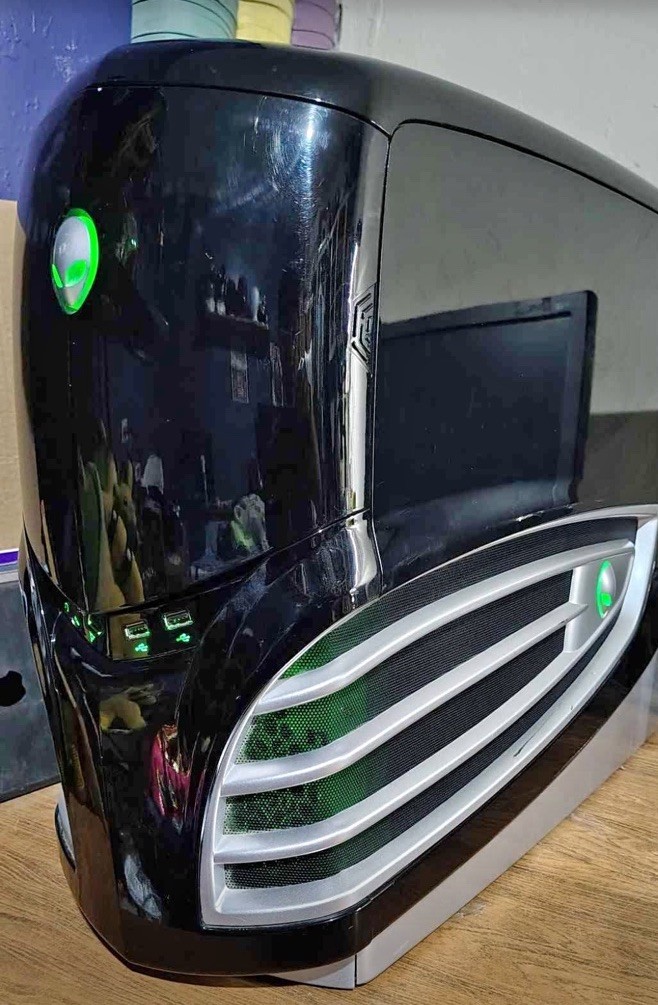 Alienware AURORA BTS AMD Phenom 9950 Quad-Core 2.60Ghz 8Gb Ram Tested 2007 Era