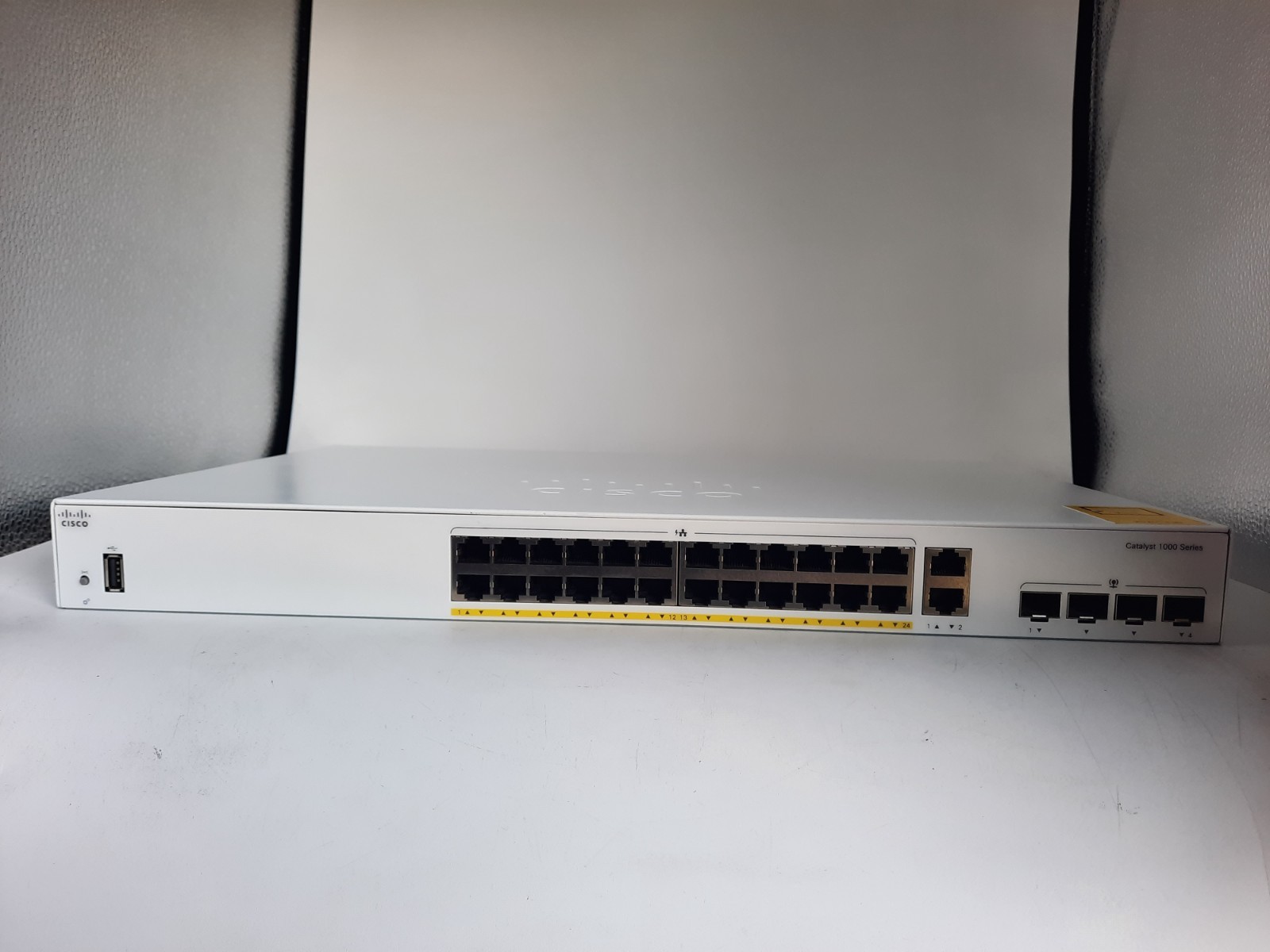 Cisco C1000FE-24P-4G-L Catalyst 1000 24-Port PoE FE Switch-Refurbished