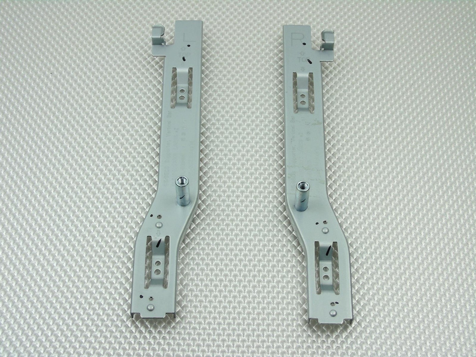 LG OLED77B3PUA OLED77B3PUA.DUSQLJR TV Vertical Bar Supporter - MJH64953301