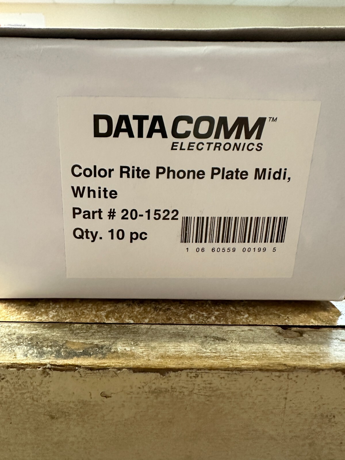 NEW IN BOX - DataComm 20-1522 Color-Rite Phone Plate, Mid Size, White - 10pack