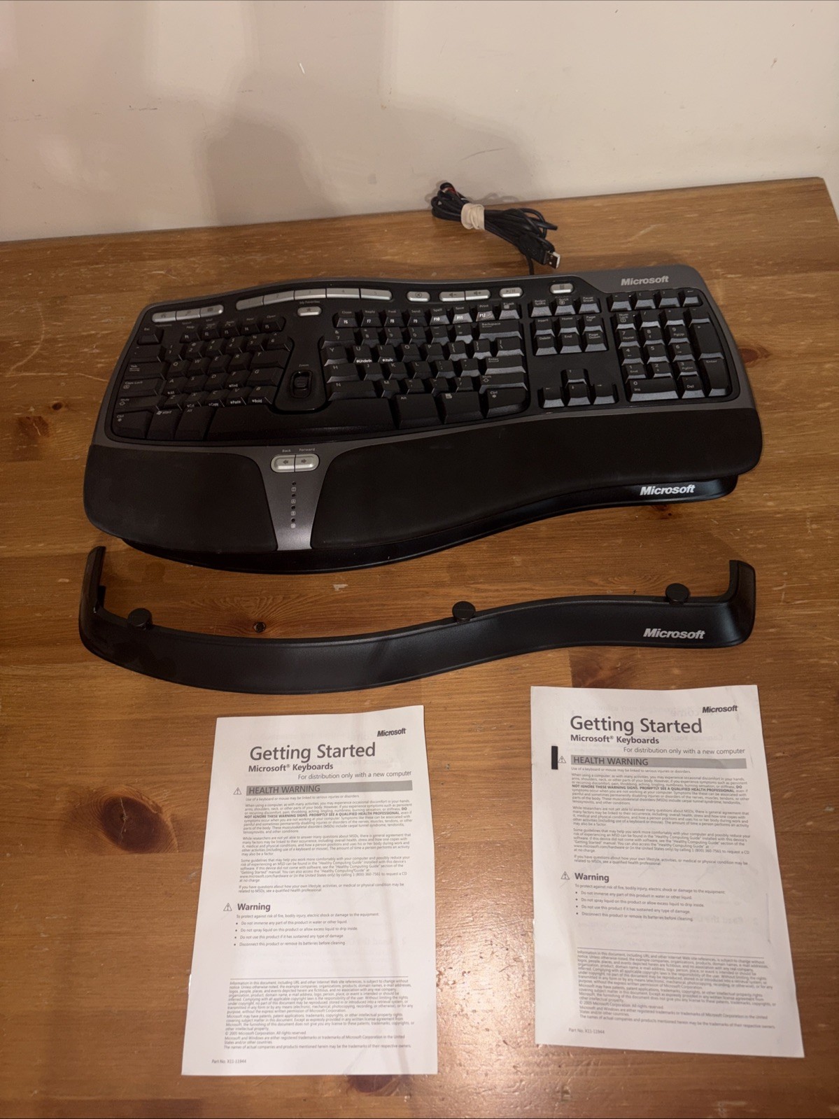 Microsoft Natural Ergonomic Keyboard 4000 v1.0 Model 1048 USB Wired Tested⁠