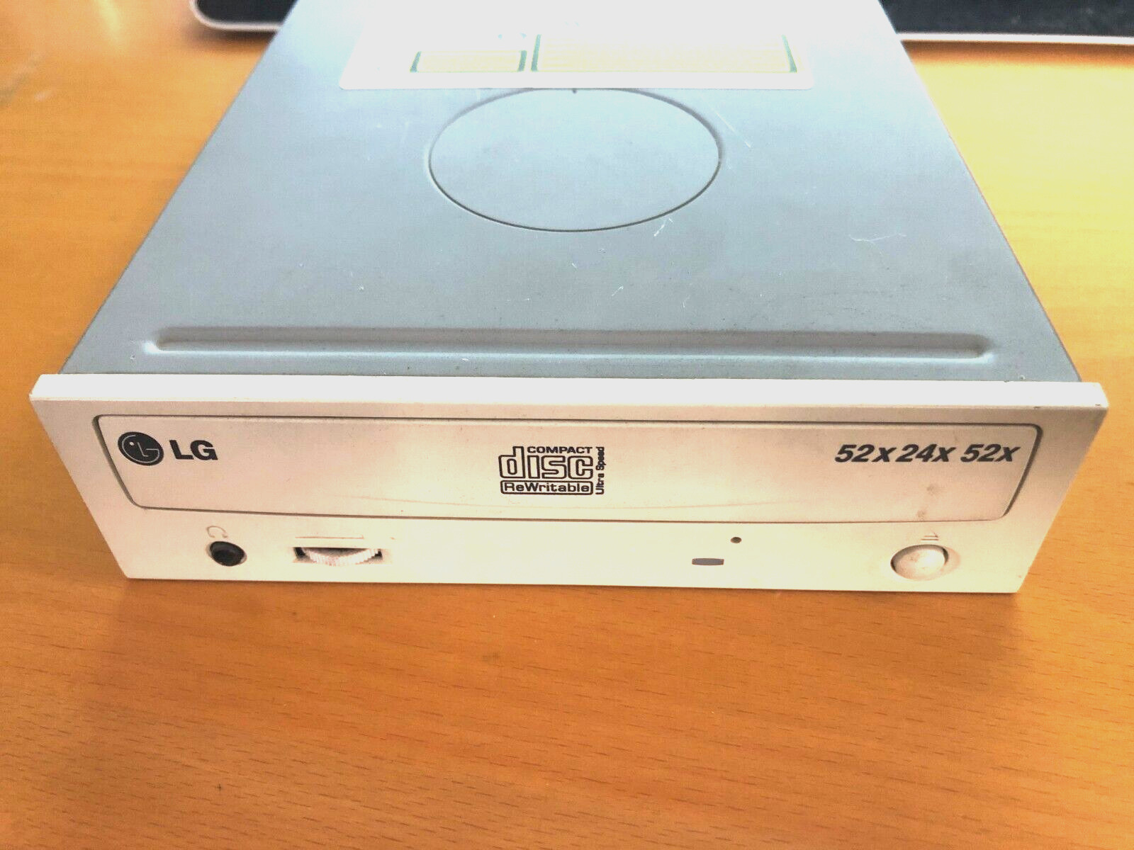 LG CD-R/RW Drive GCE-8520B 1.00 January 2003 Drive CD 52x24X52x