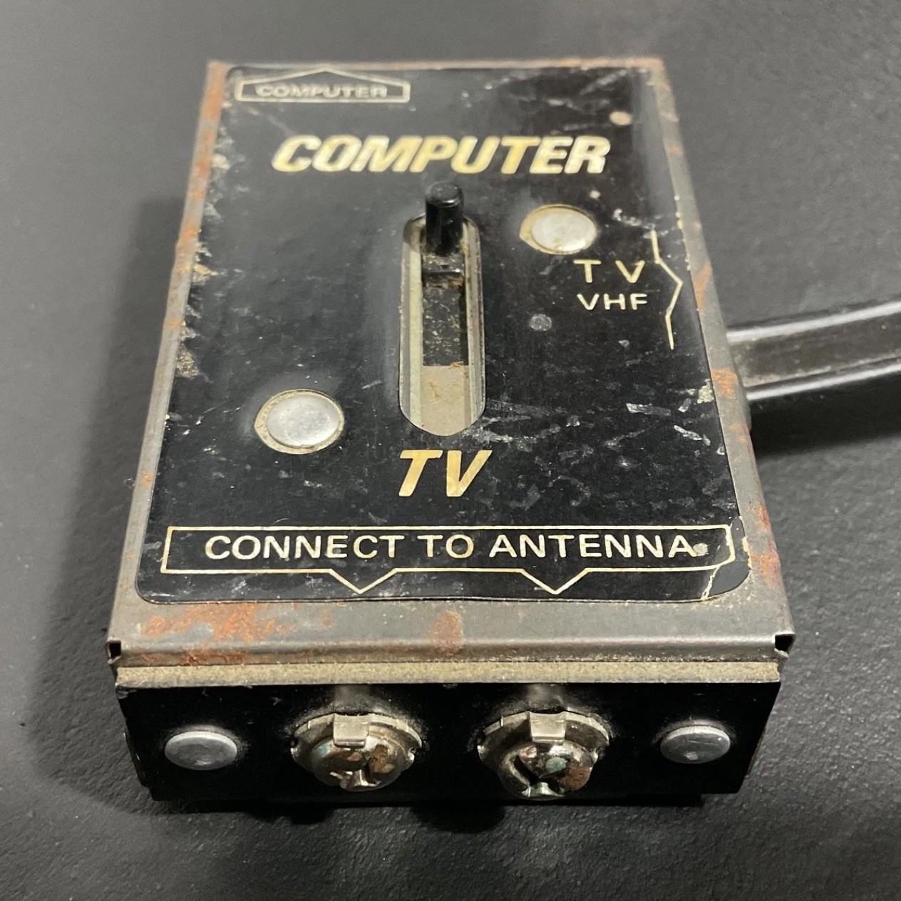 Vintage Commodore 904778‑01 RF TV Switch Box Adapter – Tested, Heavy Wear