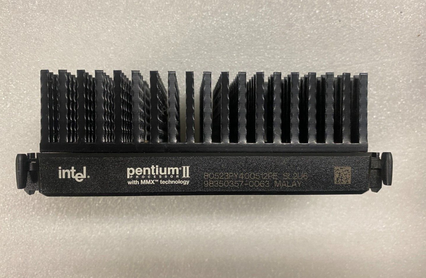 VINTAGE & NEW Intel PENTIUM II SECC1(SLOT1) CPU 80523PY400512PE SL2U6 w/Heatsink