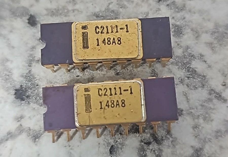 2x Vintage Intel C2111-1 1KB NMOS RAM MCS-8/C8008 IC/CPU/Processor Ceramic/Gold