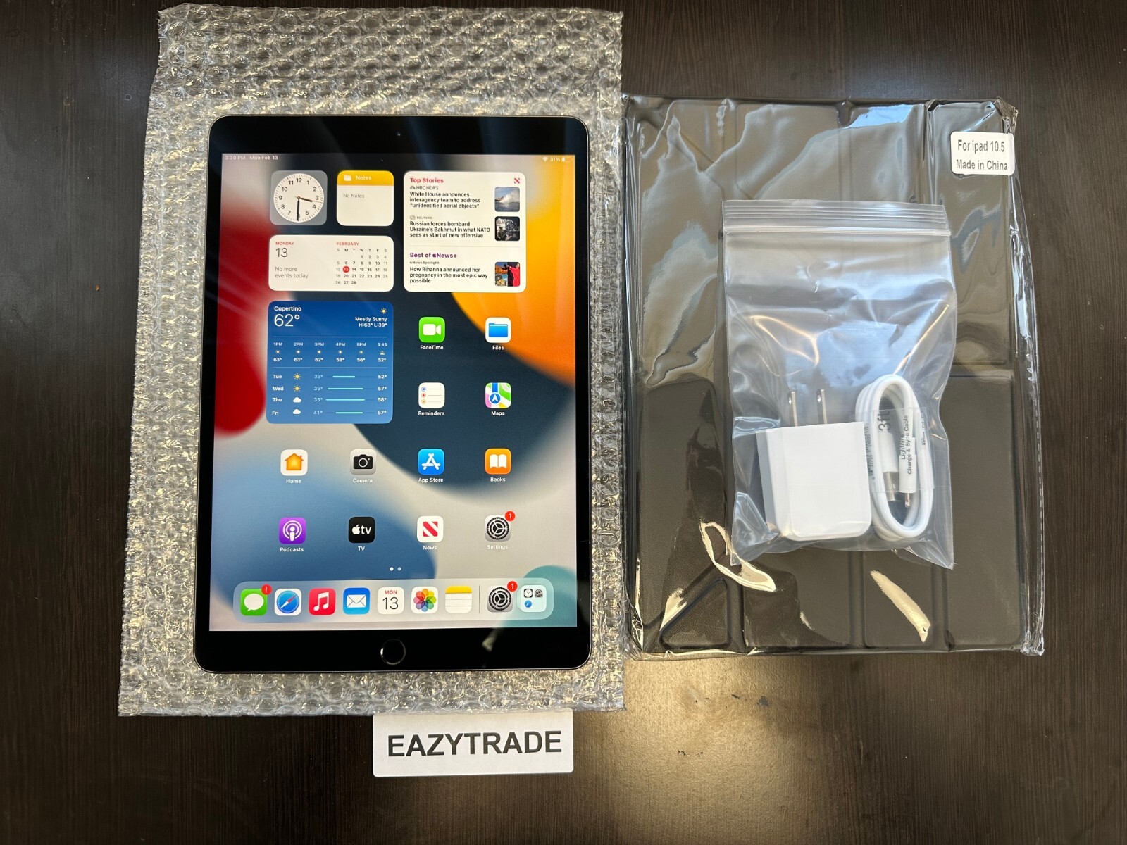 Apple iPad Air 3rd Generation A2152 Wi-Fi 10.5"  64GB - Daily Deal