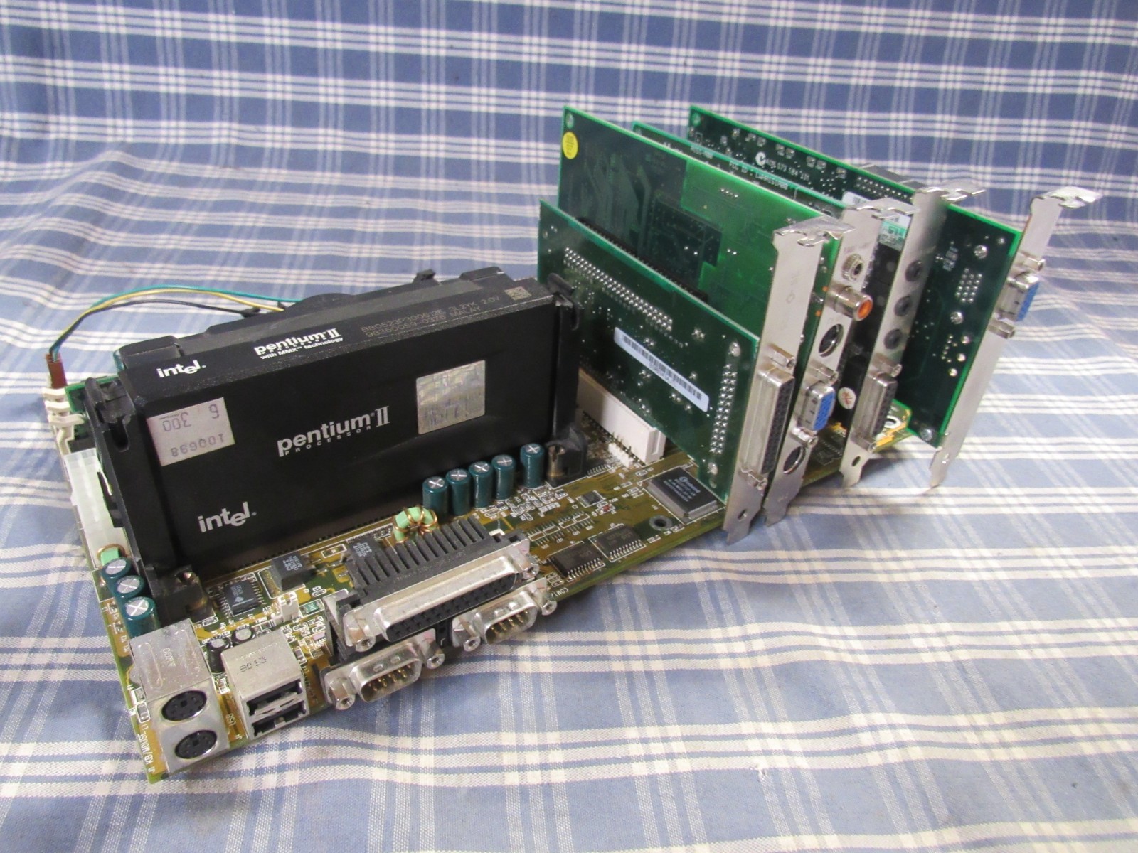 Intel Pentium II & Motherboard with Extras. (Please Read Description) .