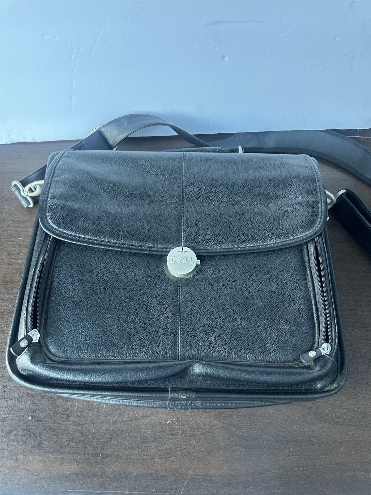 Dell Deluxe Laptop Computer Bag Briefcase With Strap in Black Leather  Clean