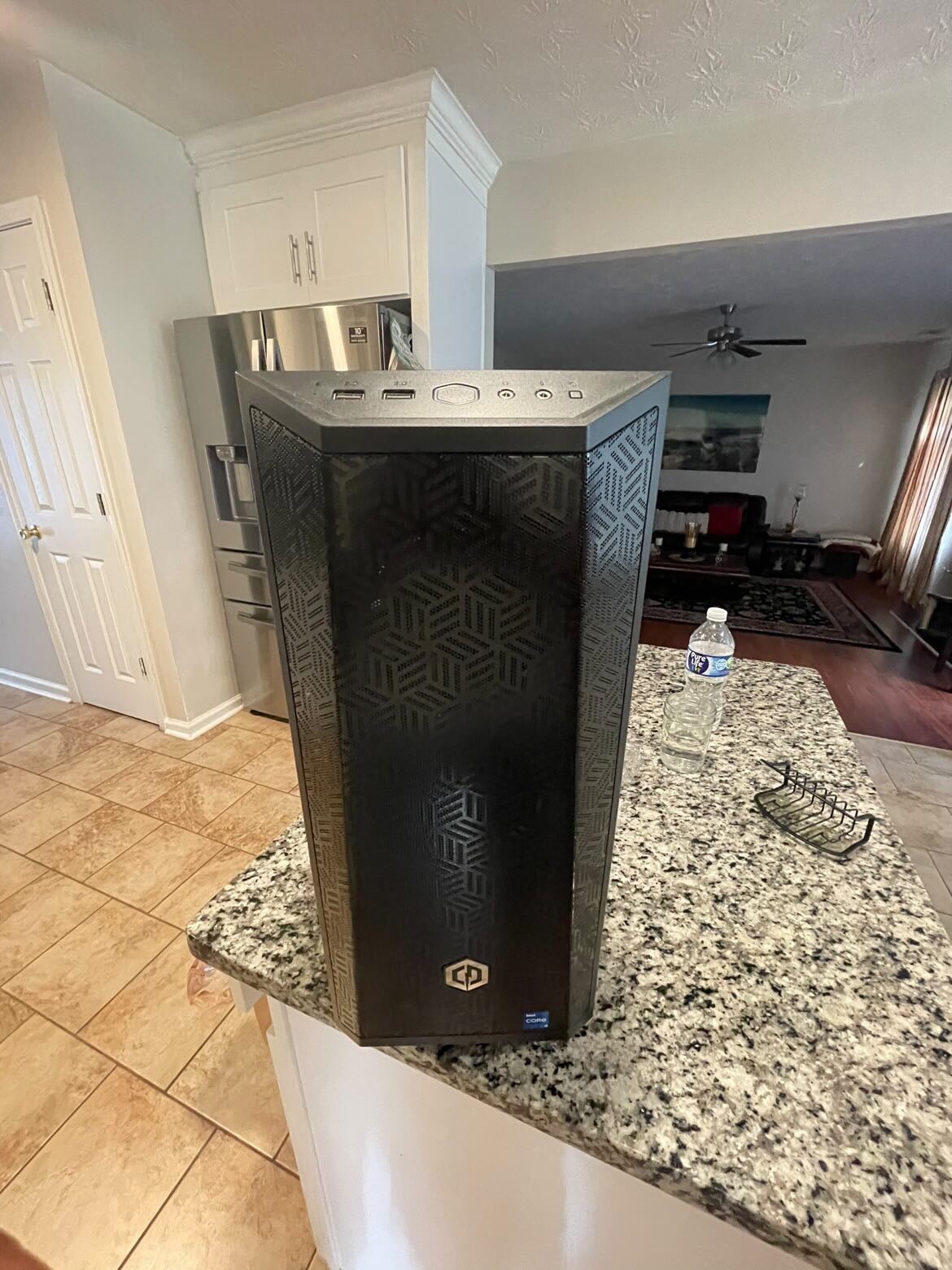 CyberPowerPC GXIVR8060A10 (500GB, Intel Core i5 10th Gen., 2.90GHz, 8GB) Gaming