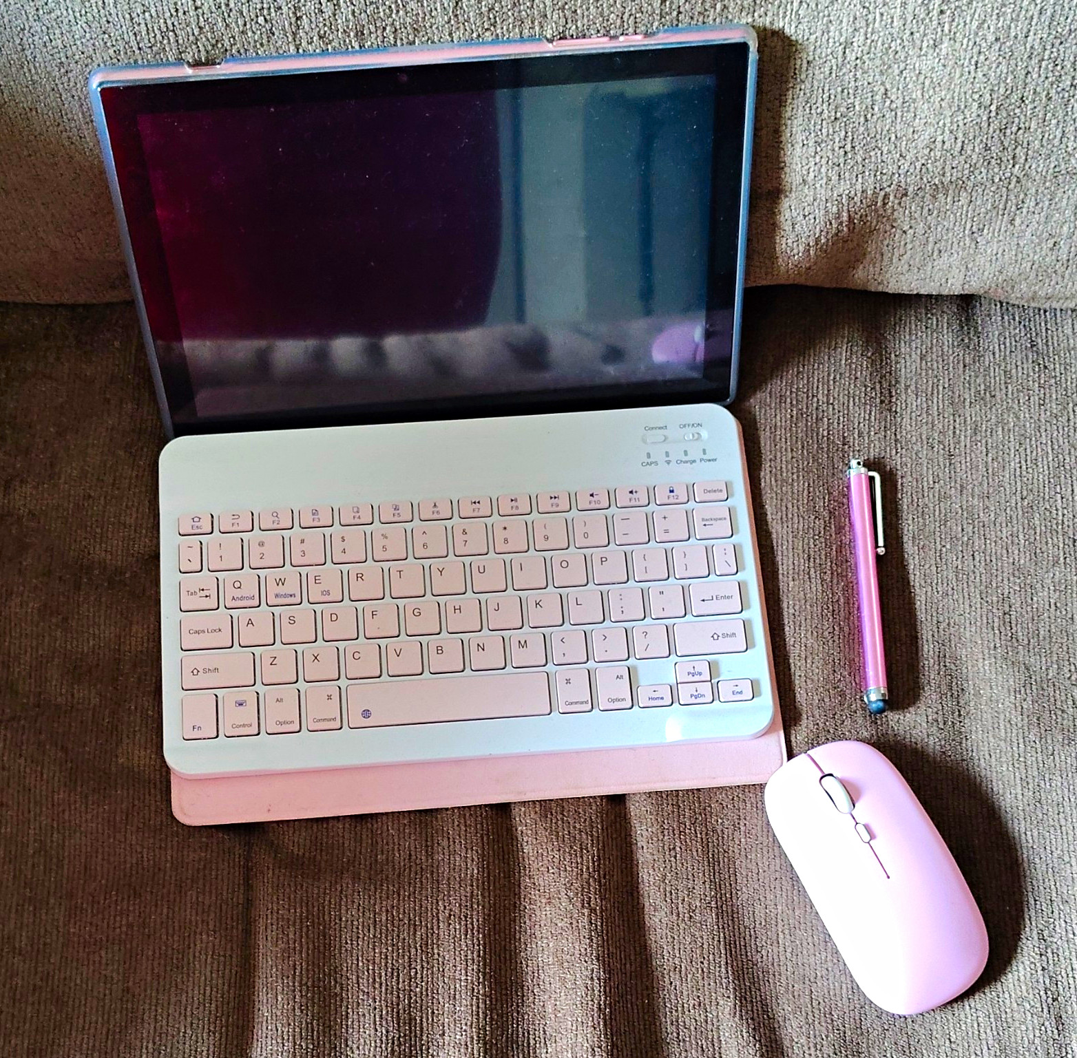 Pink Tablet Bluetooth Keyboard Folio Case for Tablet w/ Pink Mouse & Stylus Pen