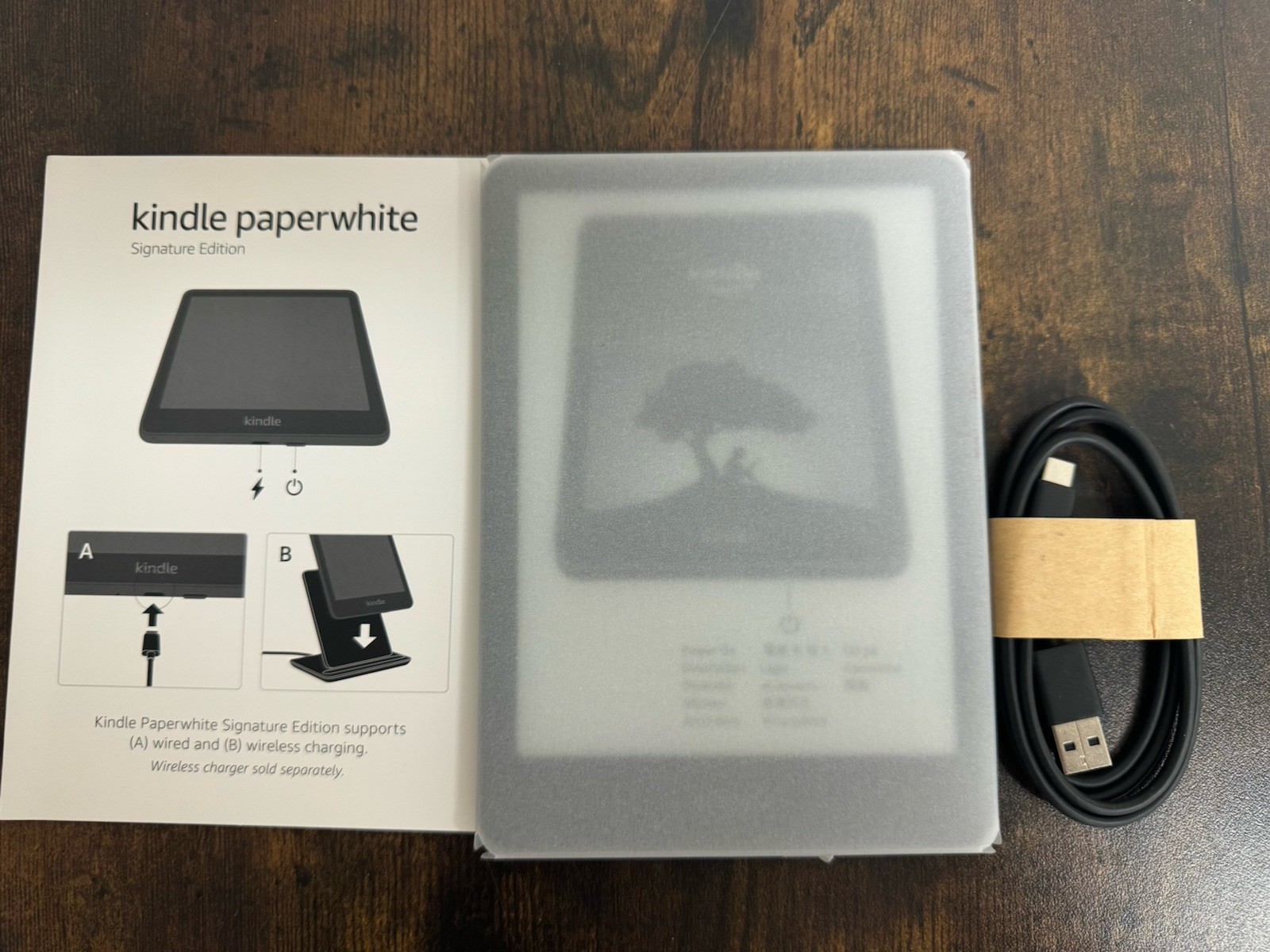 Kindle Paperwhite Signature Edition (12th Generation), 32GB storage.