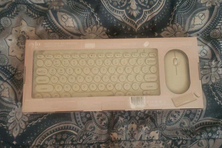 Cylo Liv Wireless Portable Keyboard + Mouse Set