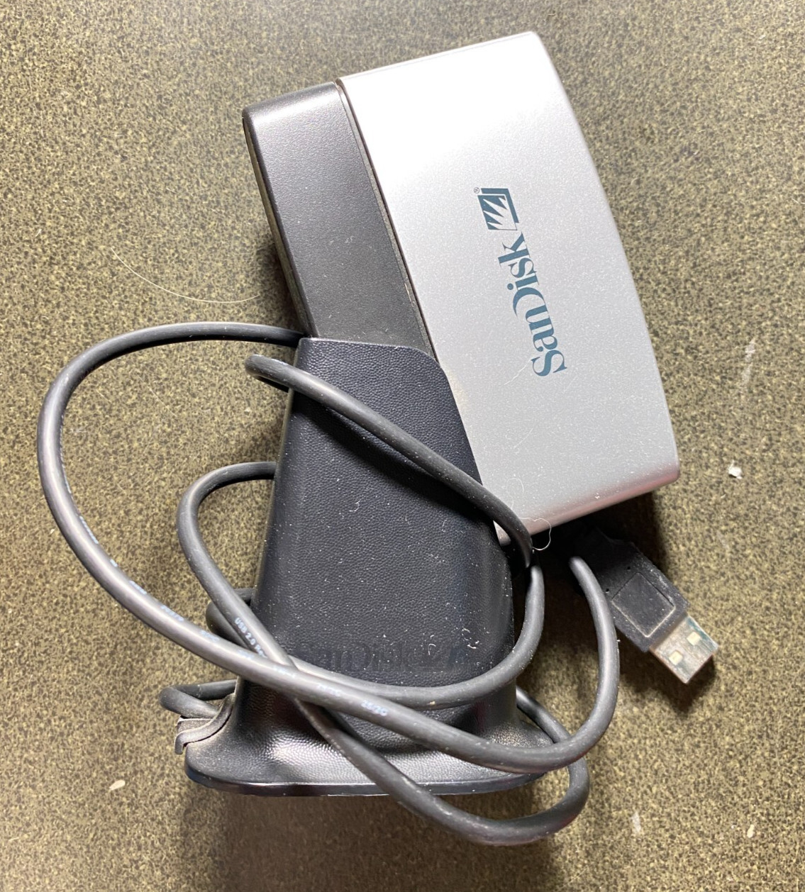 SanDisk ImageMate 8-in-1 USB 2.0 Hi-Speed Card Reader SDDR-88 w/ Portal Stand