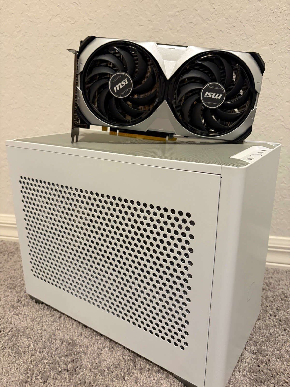 MSI RTX 4070 SUPER VENTUS 2X OC Graphics Card+ Cooler Master NR 200