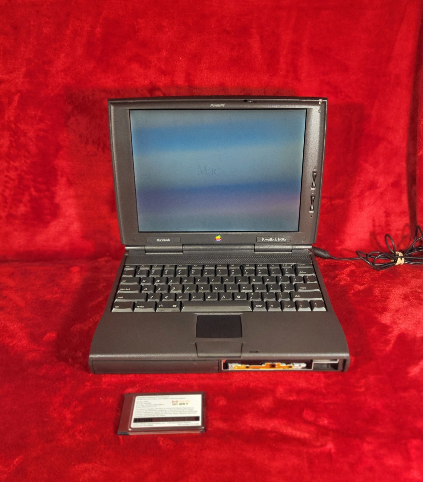 Apple Macintosh PowerBook 1400cs Laptop (Dim Screen) w/ Network Express Card