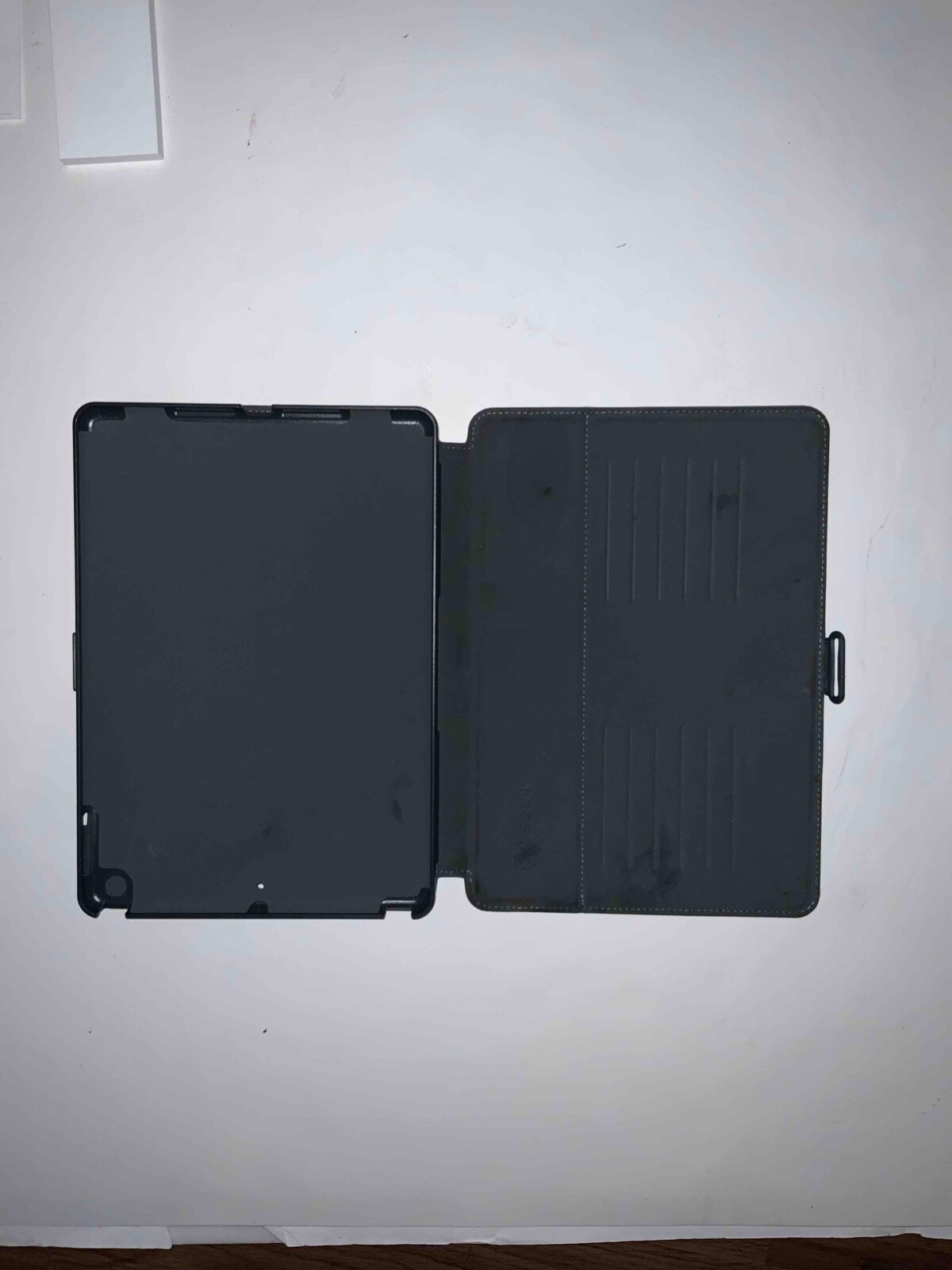 Speck StyleFolio Print Case for Apple iPad Pro 9.7 and Air 2 Pink