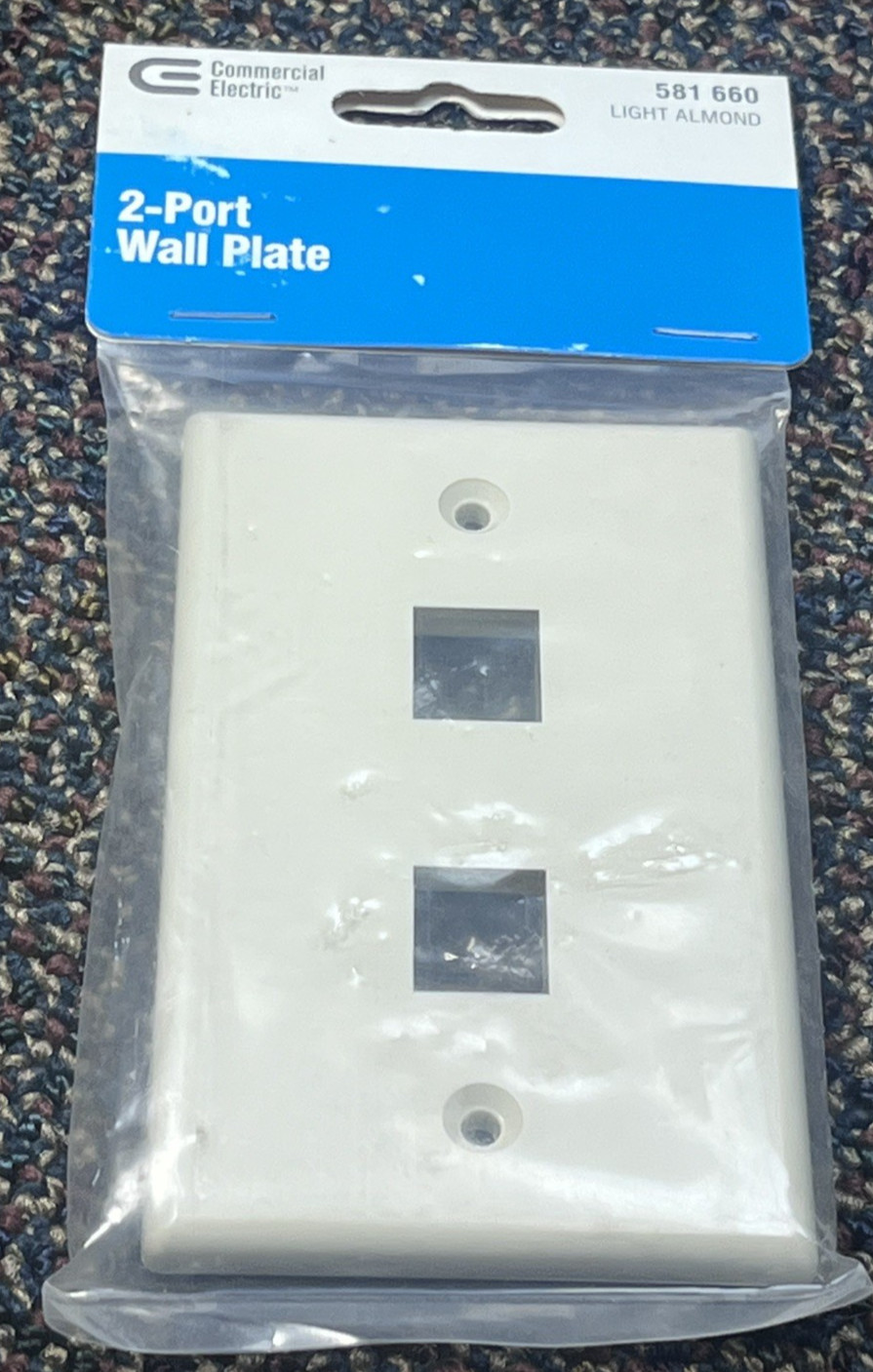 (4 PCS.) COMM. ELECTRIC 581-660 SG, 2 PORT, LIGHT ALMOND, PLASTIC WALL PLATE.