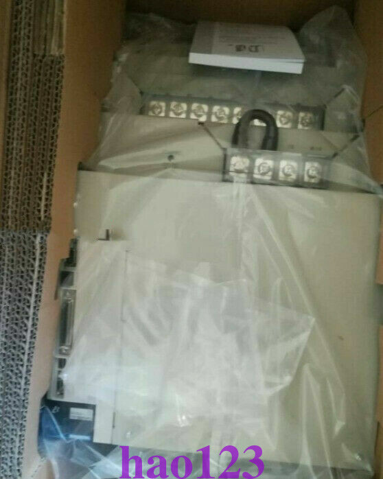 1PC Yaskawa SGD7S-590A00A002 Servo Driver SGD7S590A00A002 New Expedited Shipping