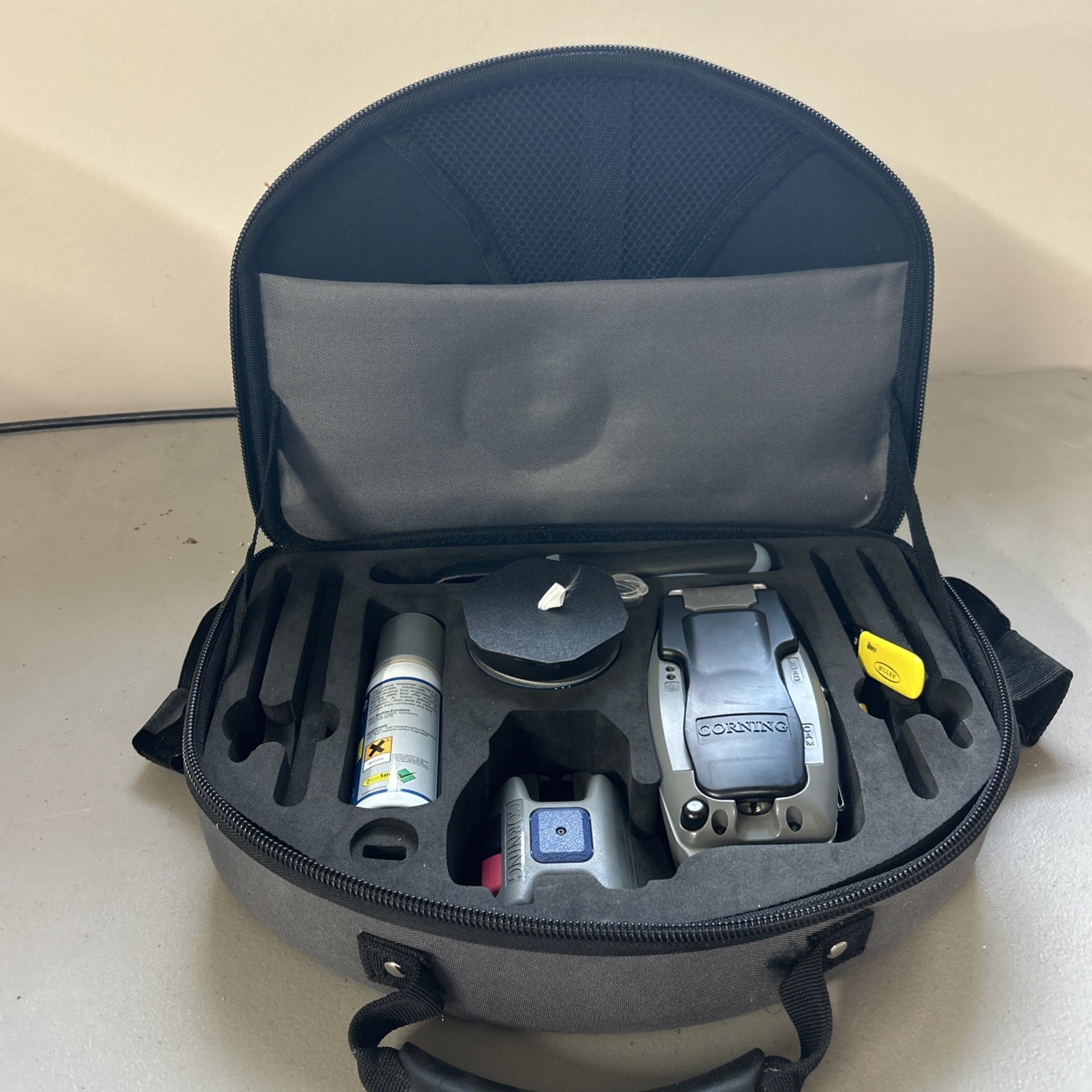 Corning TKT-UNICAM-PFC UniCam Performance Fiber Optic Tool Kit Excellent