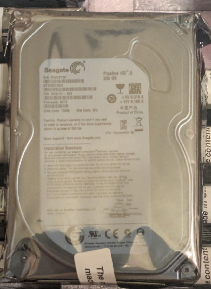 (1) Seagate Pipeline HD 250 GB,Internal,5900 RPM,3.5" (ST3250312CS) Hard Drive