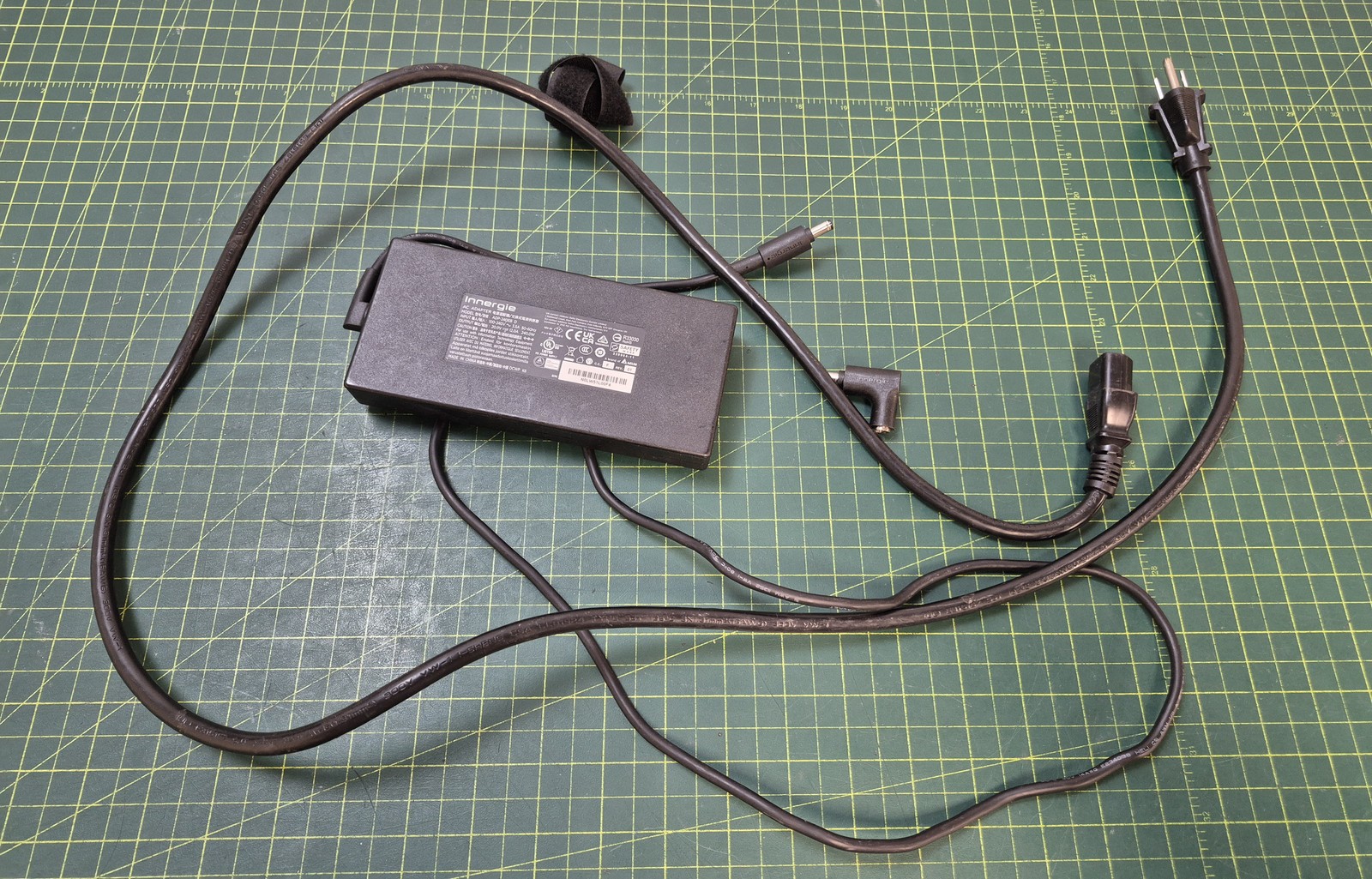 Innergie Replcaement Gaming AC Power Adapter Charger 20V 12A 240W ADP-240EB D