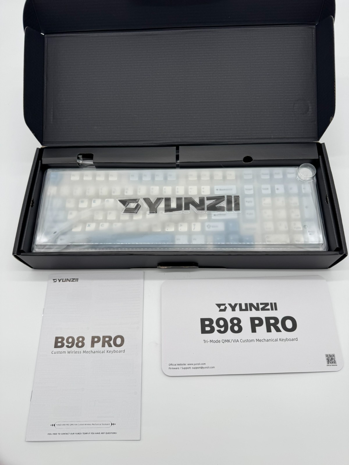 YUNZII B98 PRO 98-Key Wireless Mechanical Keyboard QMK/VIA Tri-Mode Hot-Swap RGB