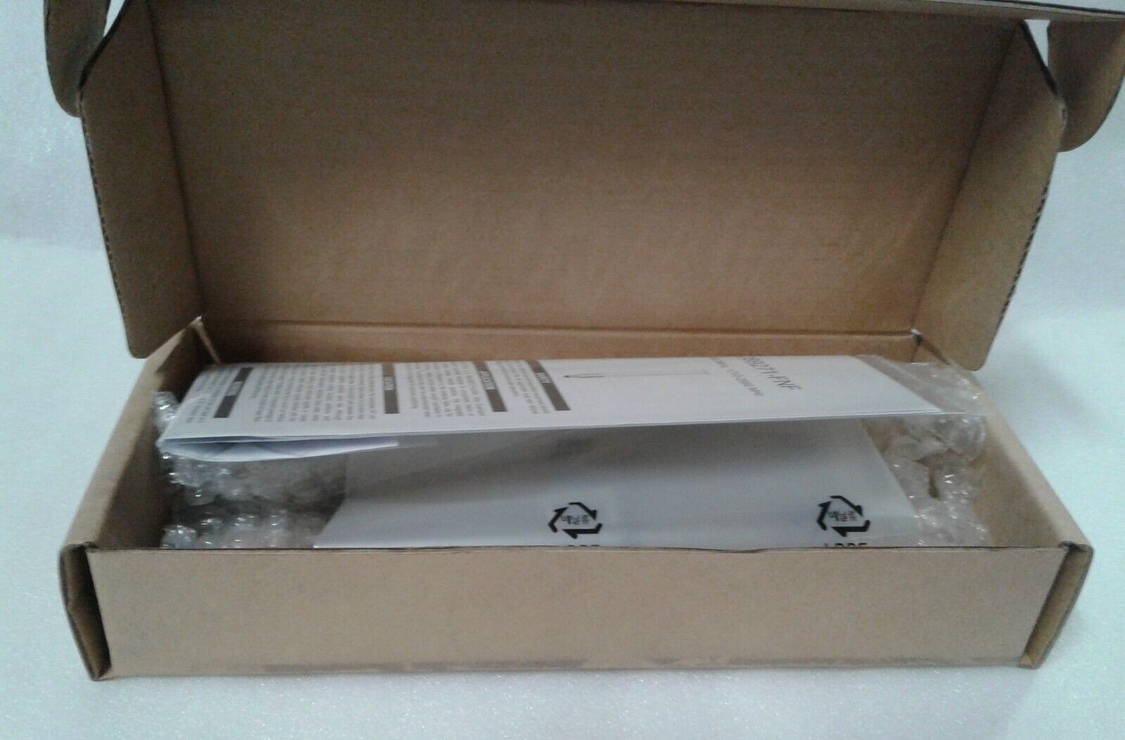 Laird Technologies OC69271-FNF Direct Mount Omni Antenna 698-960 1710-2690MHz