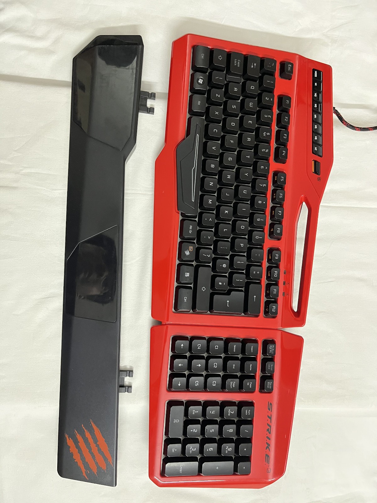 Mad Catz STRIKE 3 RGB Gaming Keyboard Red Macro Wrist Rest Open Box With Box