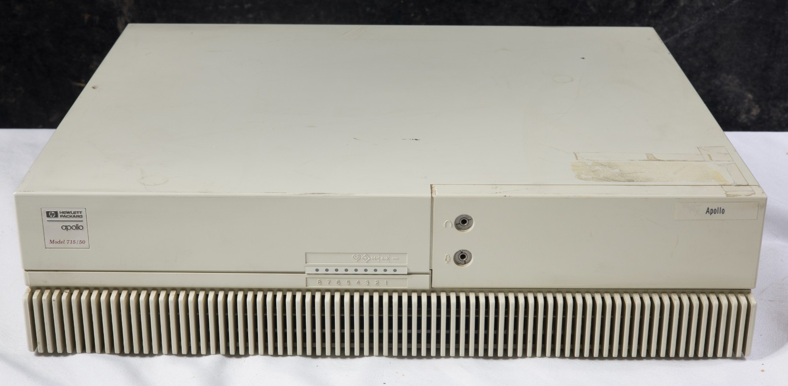 HP Apollo 715/50 A2084A PA-RISC UNIX workstation powers on 1061